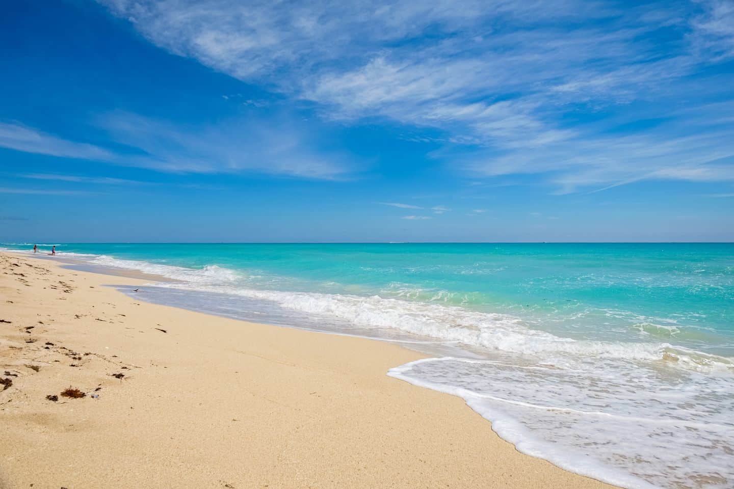 Turquoise water beach in Miami